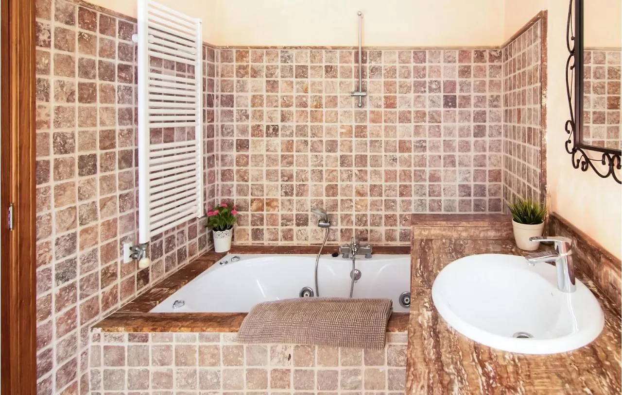 Lovely Home In Mallorca With Wifi كالا ميسكويدا 0*,